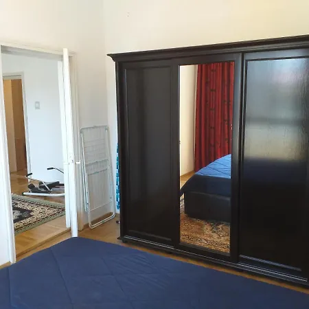 Promenada, 3 Camere, Max 6 Persoane, Locatie Ideala, 10 Min De Mers Pana La Plaja *