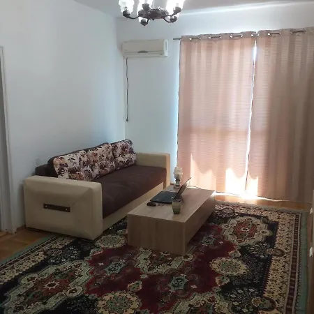 Promenada, 3 Camere, Max 6 Persoane, Locatie Ideala, 10 Min De Mers Pana La Plaja *