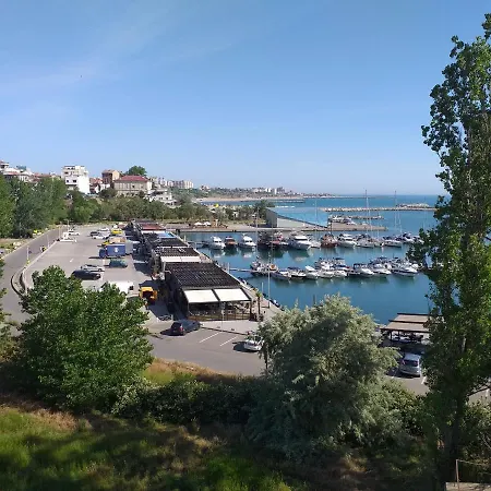 Promenada, 3 Camere, Max 6 Persoane, Locatie Ideala, 10 Min De Mers Pana La Plaja