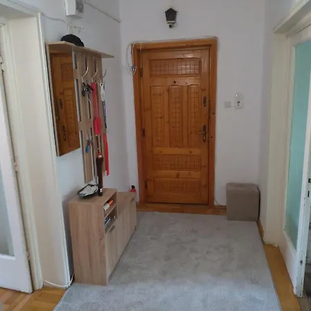 Promenada, 3 Camere, Max 6 Persoane, Locatie Ideala, 10 Min De Mers Pana La Plaja Apartment