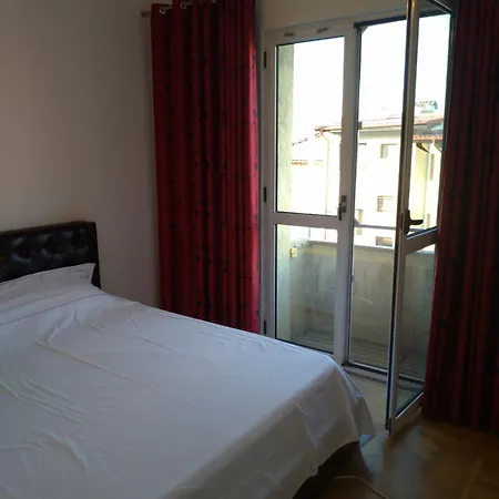 Promenada, 3 Camere, Max 6 Persoane, Locatie Ideala, 10 Min De Mers Pana La Plaja Constanta