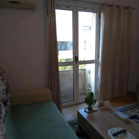 Promenada, 3 Camere, Max 6 Persoane, Locatie Ideala, 10 Min De Mers Pana La Plaja * Constanta