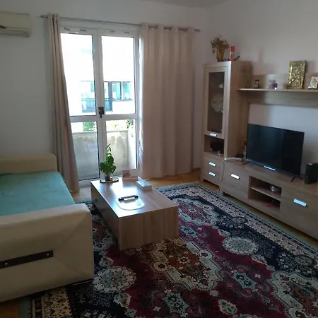 Promenada, 3 Camere, Max 6 Persoane, Locatie Ideala, 10 Min De Mers Pana La Plaja * Constanta