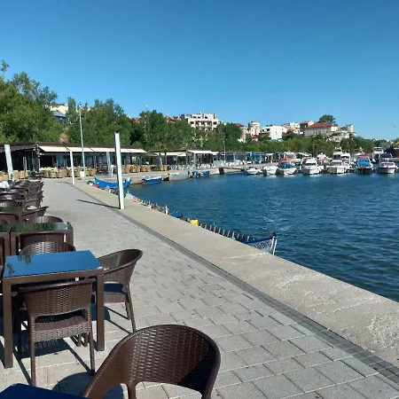 Promenada, 3 Camere, Max 6 Persoane, Locatie Ideala, 10 Min De Mers Pana La Plaja Apartment *